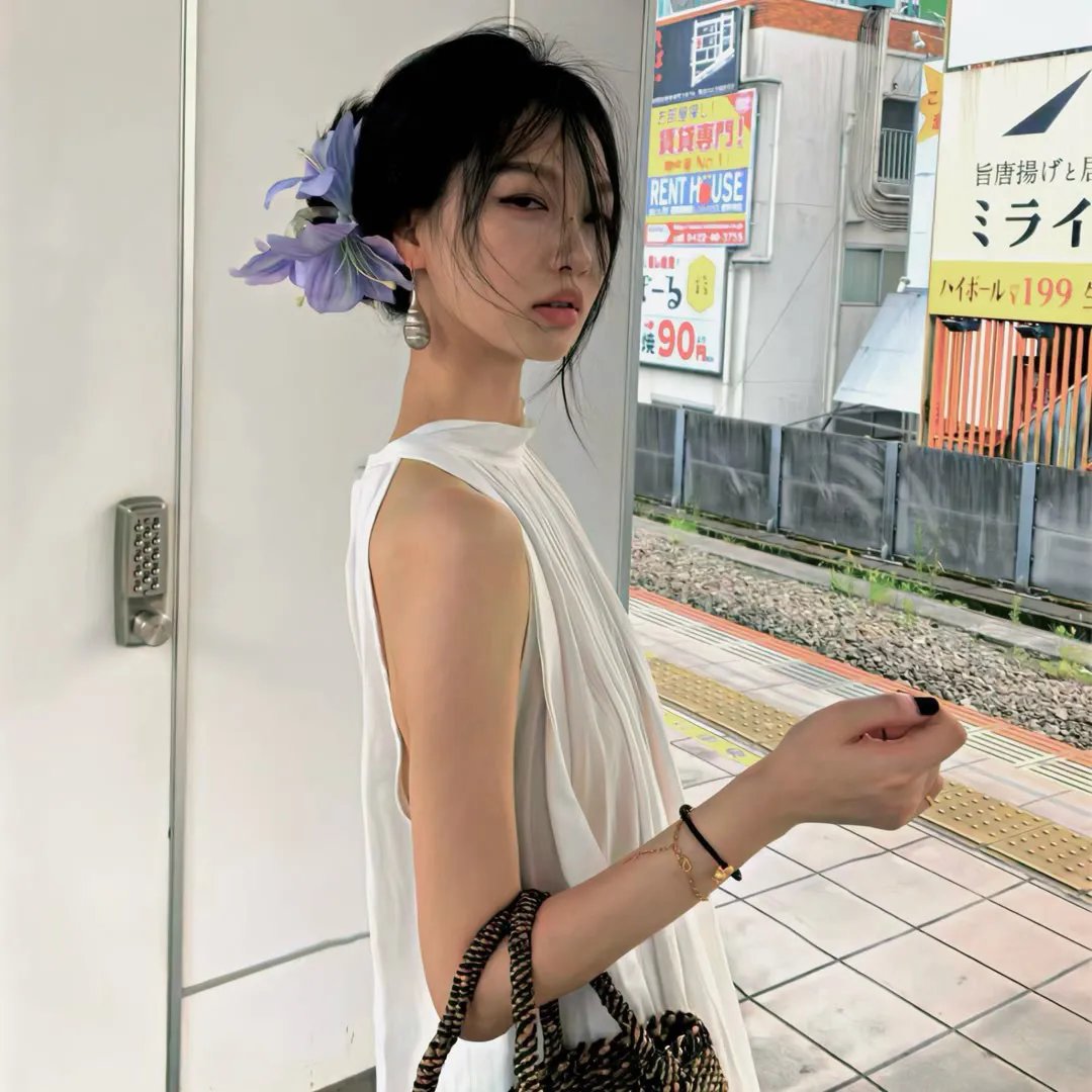 艳女新装